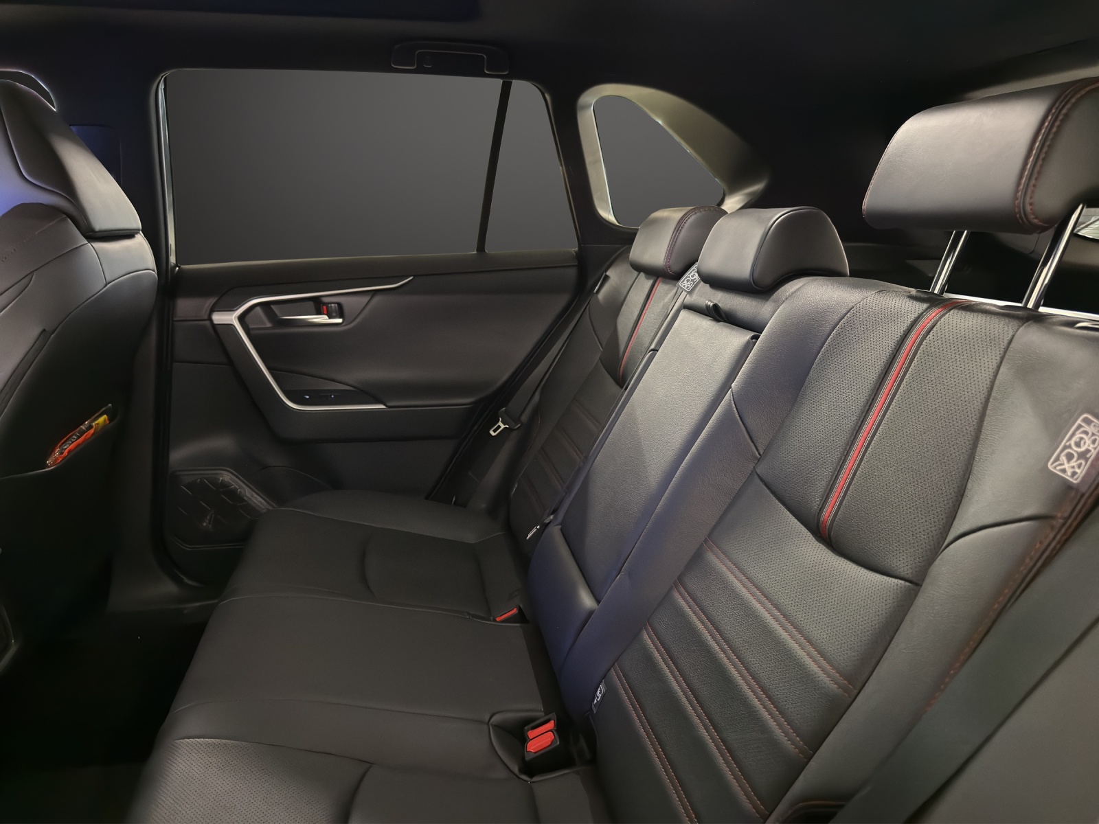 TOYOTA RAV-4 2.5 PHEV Platinum e-CVT 4WD-image-14