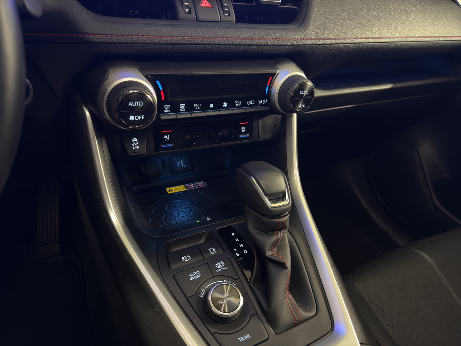 TOYOTA RAV-4 2.5 PHEV Platinum e-CVT 4WD-image-15