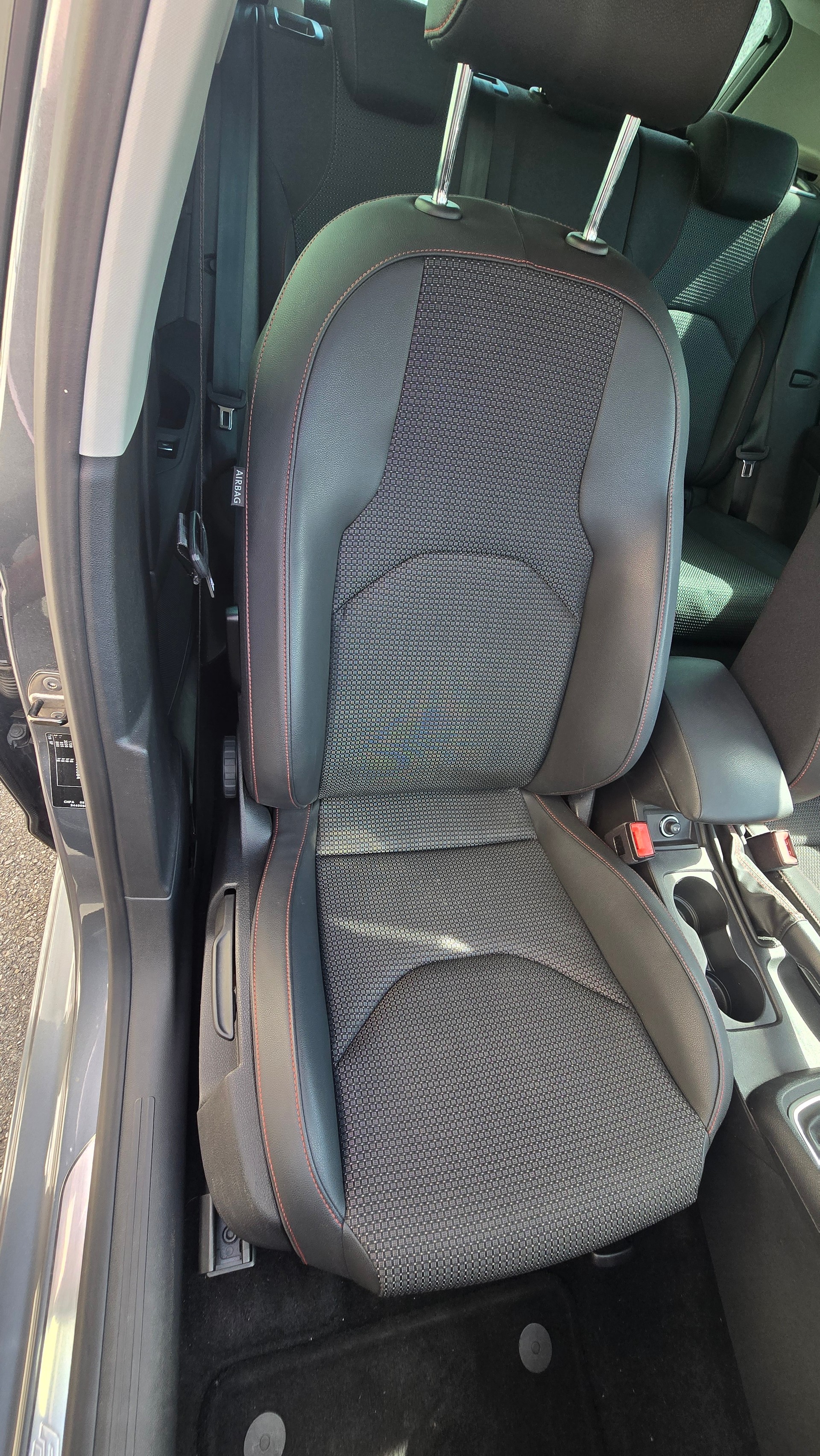 SEAT Leon ST 1.4 TSI FR-image-20