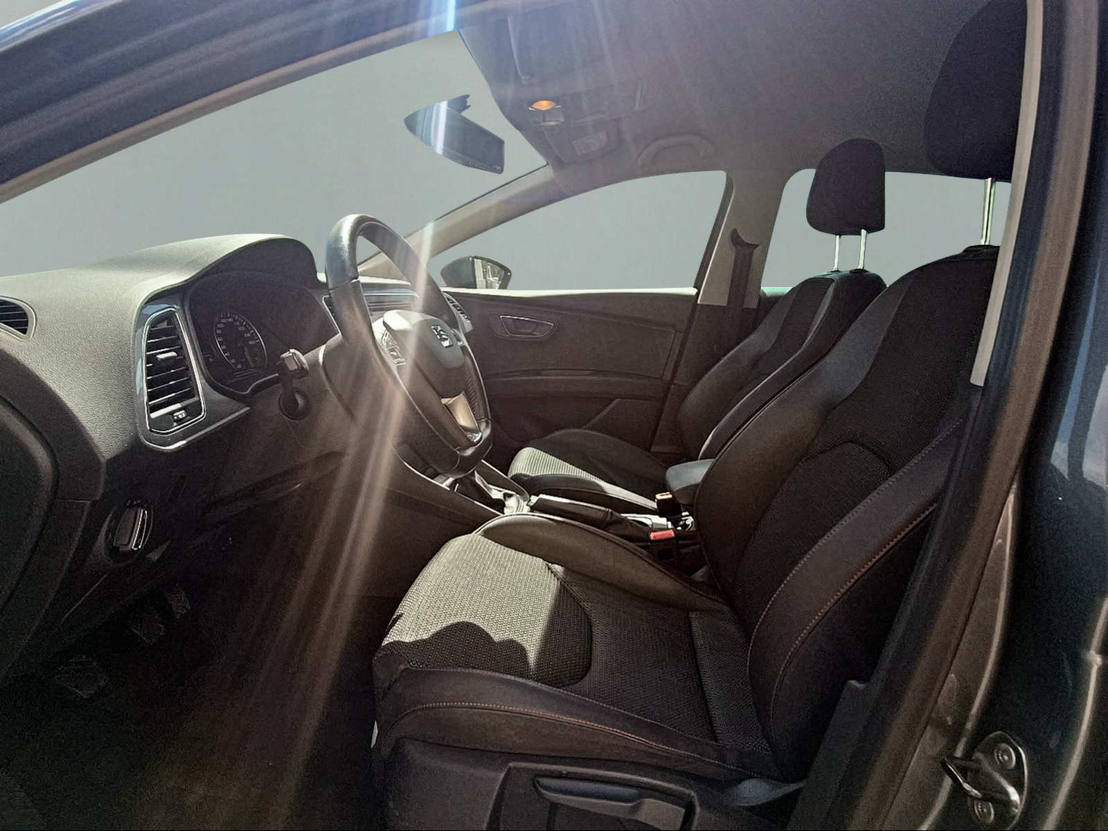 SEAT Leon ST 1.4 TSI FR-image-8