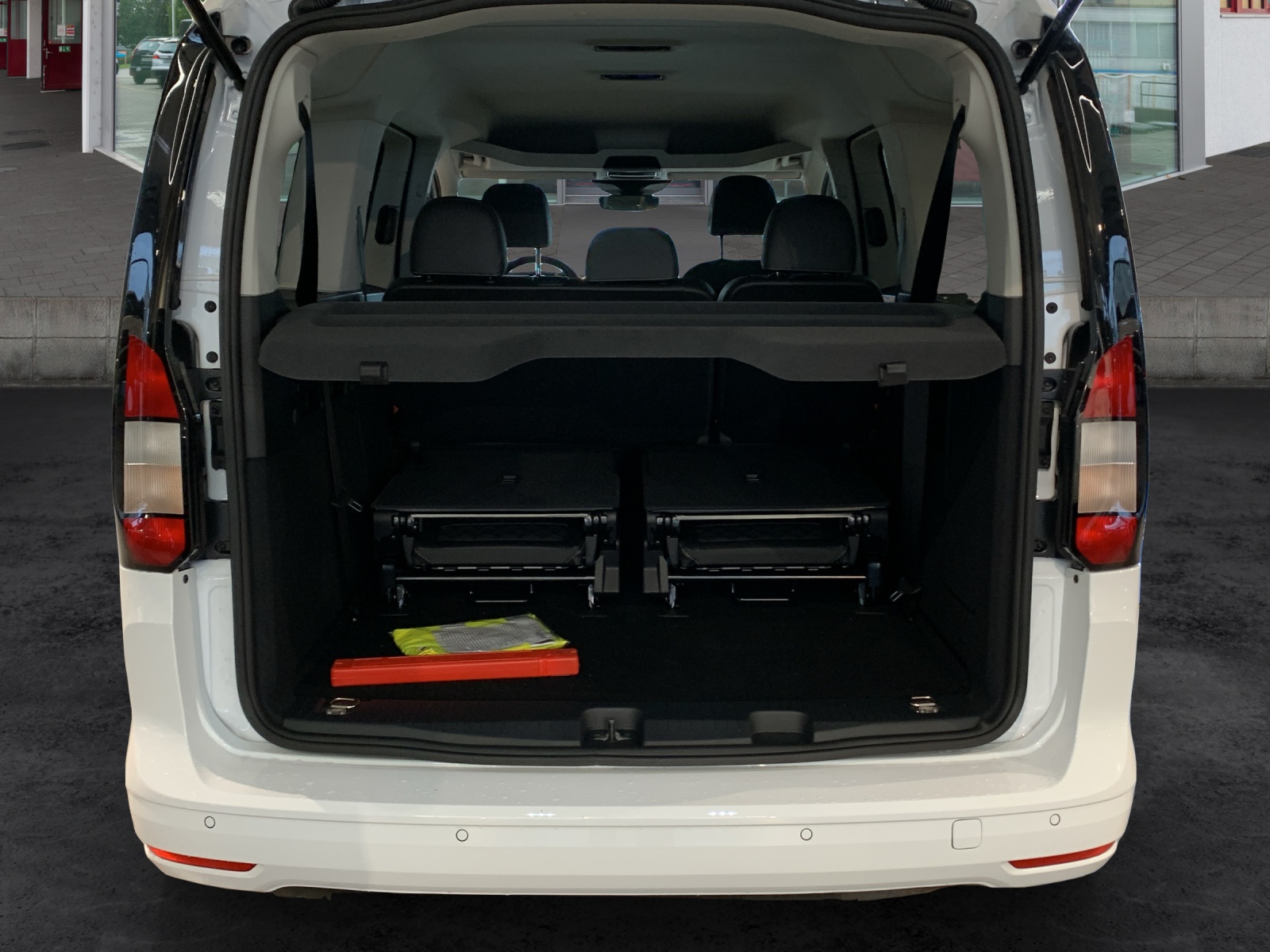 FORD Tourneo Grand Connect 122 Titanium-image-10