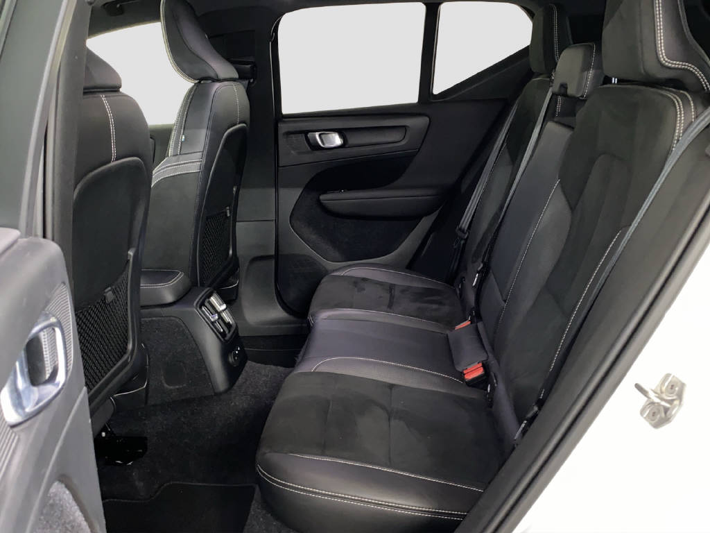 VOLVO XC40 1.5 T5 TE R-Design-image-12