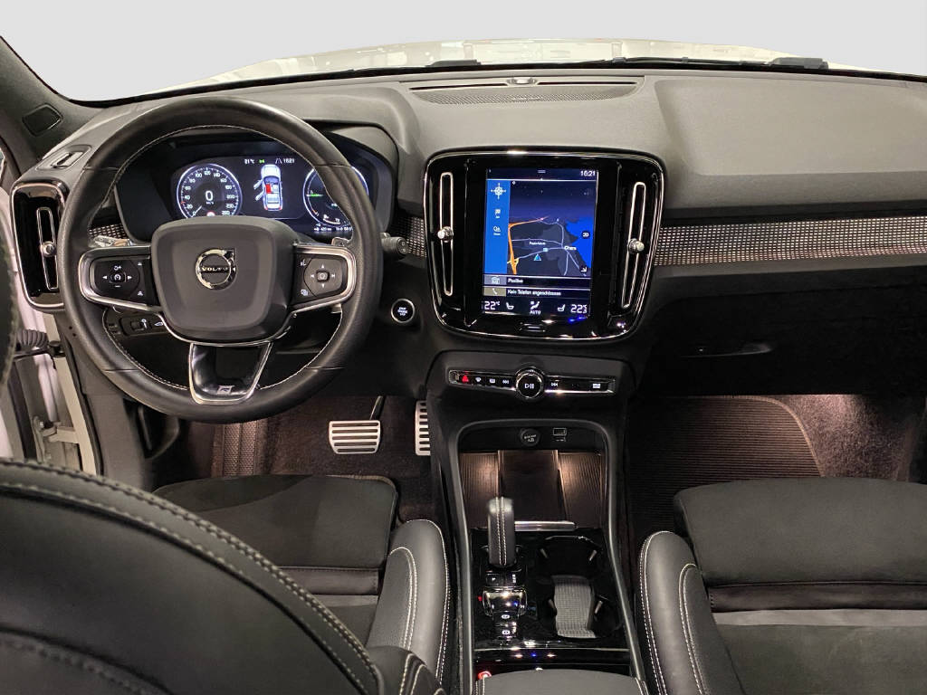VOLVO XC40 1.5 T5 TE R-Design-image-9