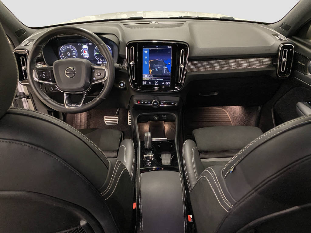 VOLVO XC40 1.5 T5 TE R-Design-image-10
