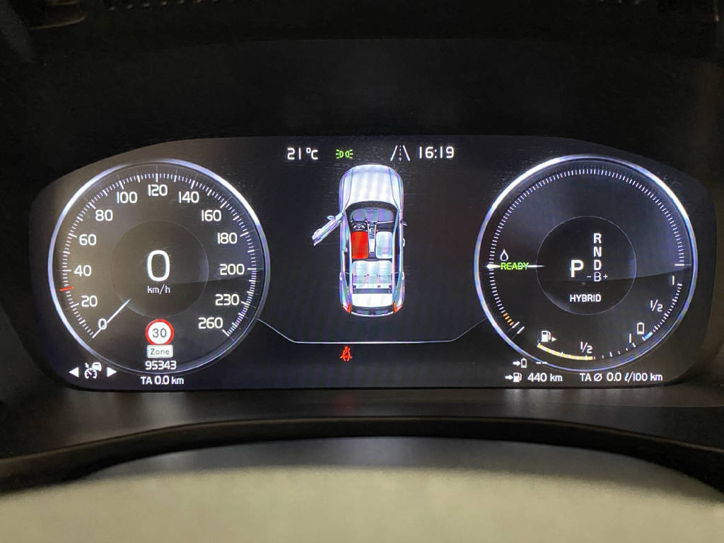 VOLVO XC40 1.5 T5 TE R-Design-image-8