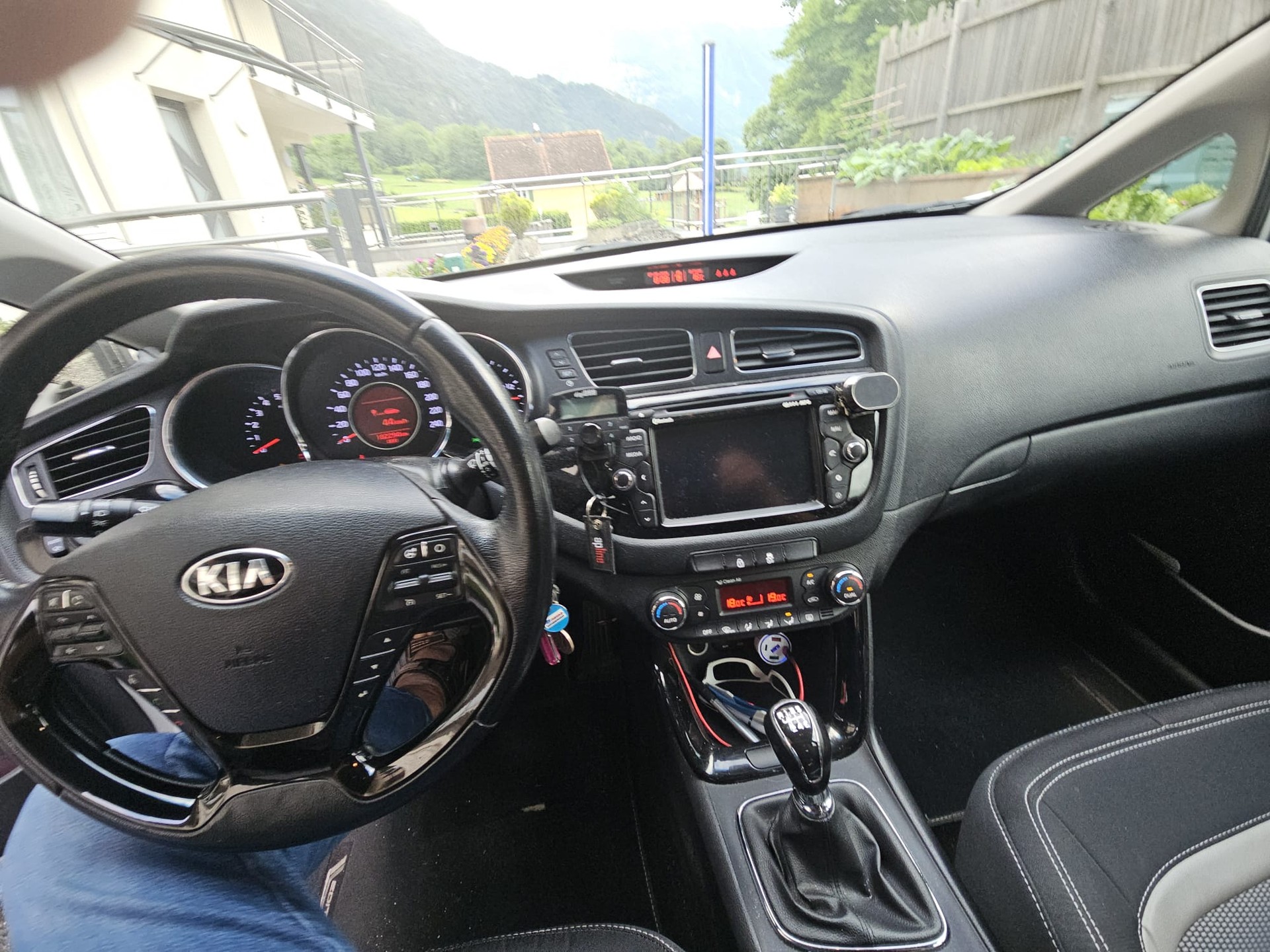 KIA Cee'd Sportswagon 1.6 CRDi Swiss Eco Edition-image-4