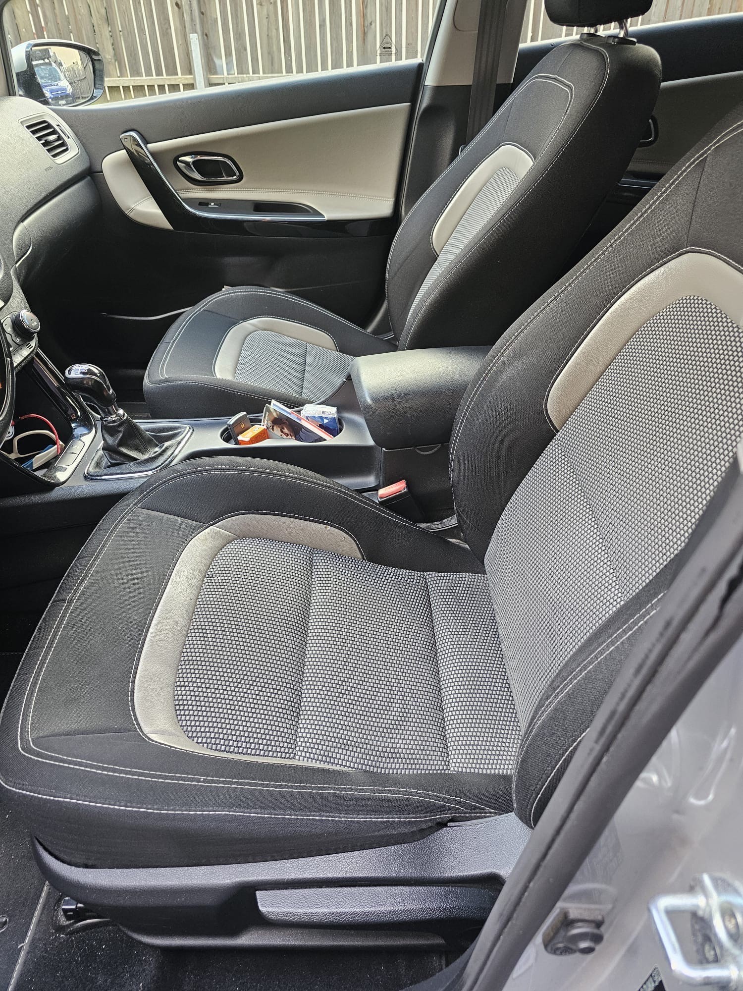 KIA Cee'd Sportswagon 1.6 CRDi Swiss Eco Edition-image-2