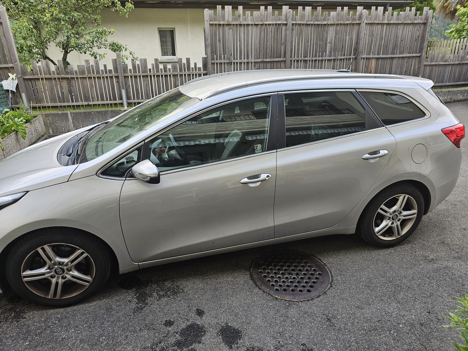 KIA Cee'd Sportswagon 1.6 CRDi Swiss Eco Edition-image-5