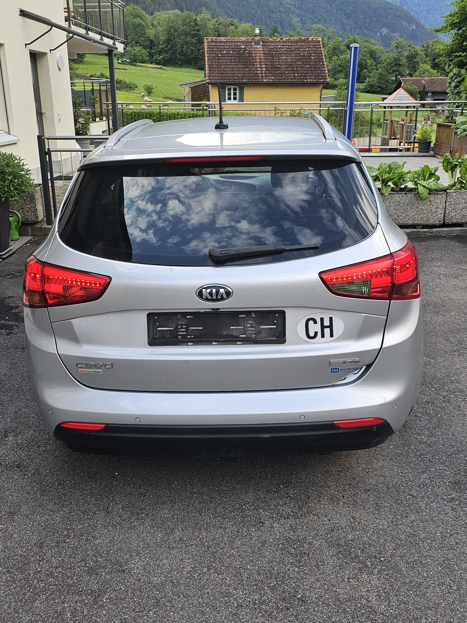 KIA Cee'd Sportswagon 1.6 CRDi Swiss Eco Edition-image-3