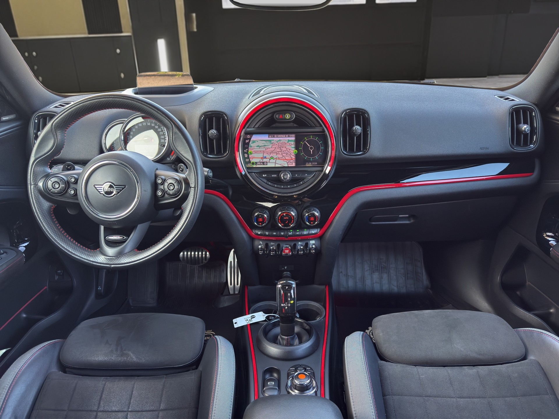 MINI Countryman F60 2.0i John Cooper Works ALL4-image-10