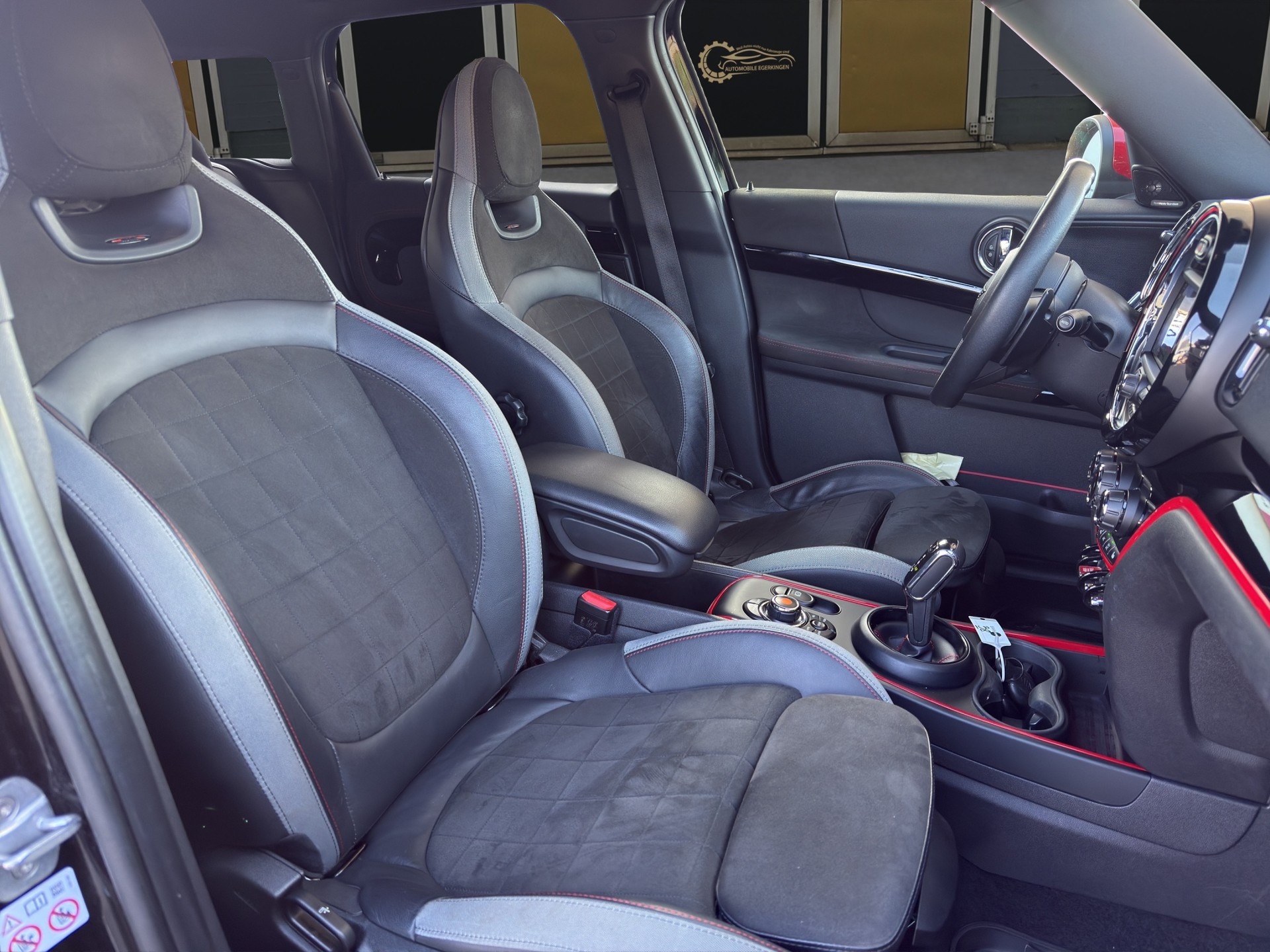 MINI Countryman F60 2.0i John Cooper Works ALL4-image-9