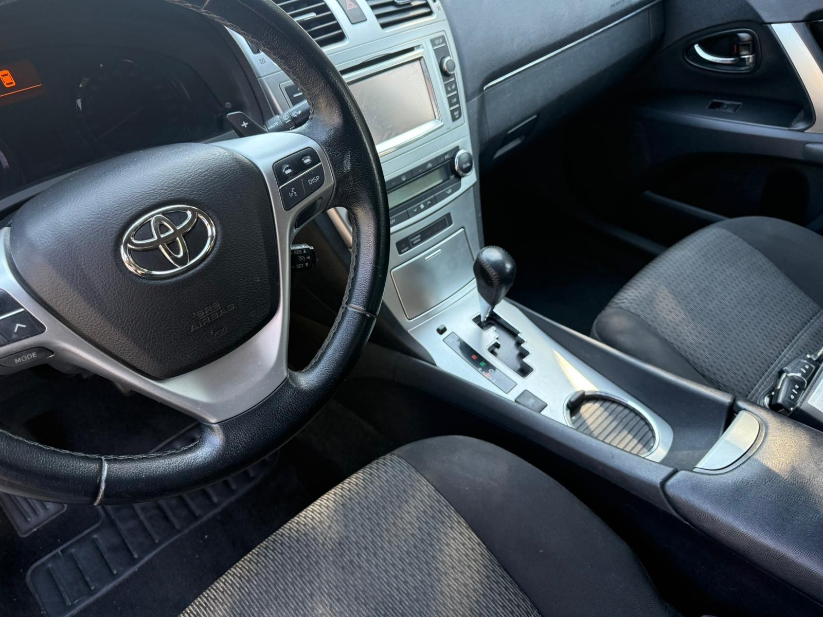TOYOTA Avensis Sportswagon 2.0 Linea Luna Multidrive S-image-5