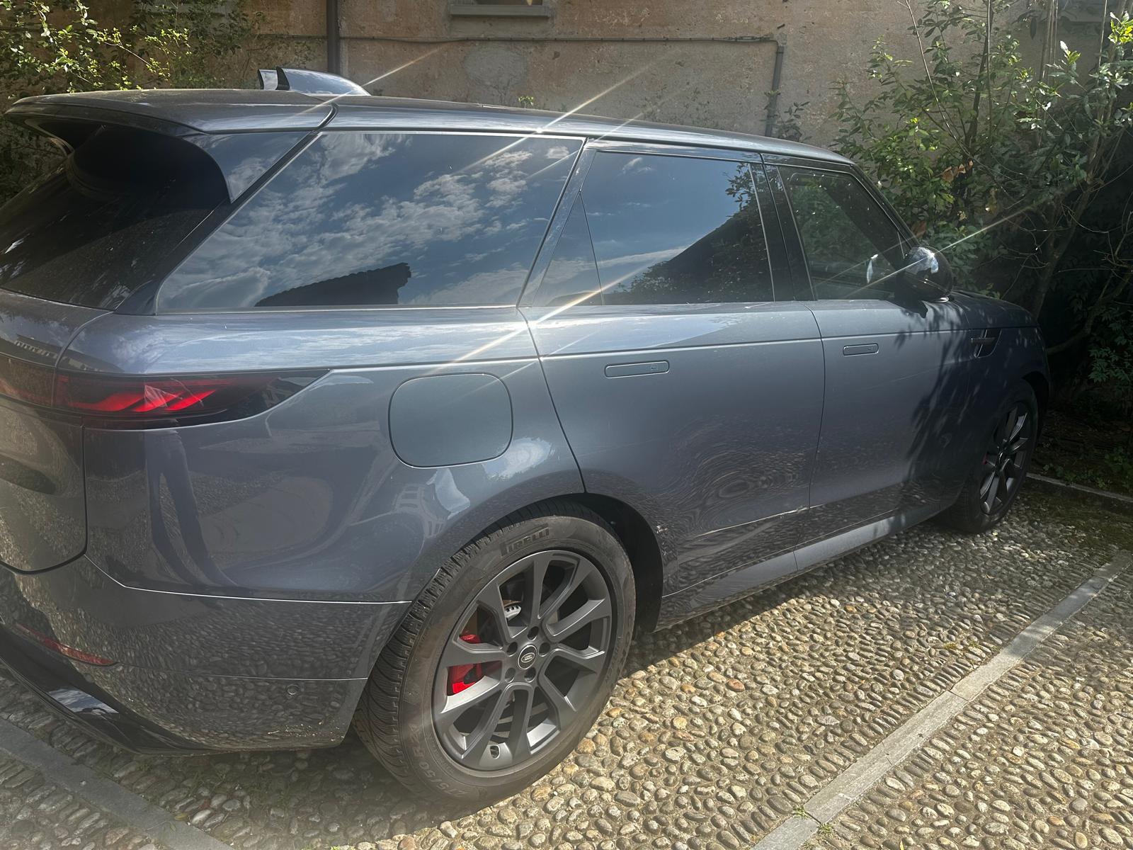 LAND ROVER 3.0 I6 300 SE Dynamic-image-8