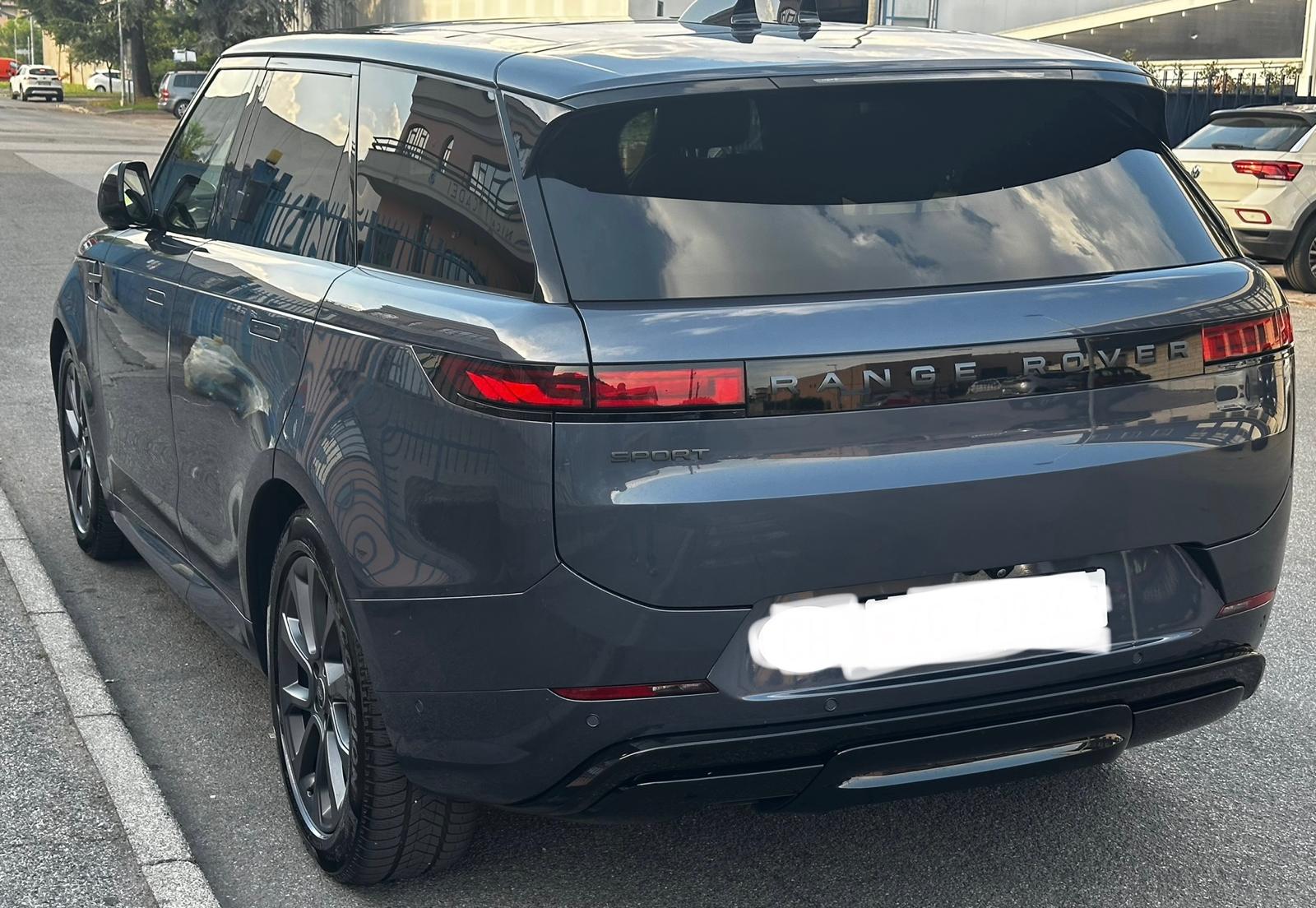 LAND ROVER 3.0 I6 300 SE Dynamic-image-0
