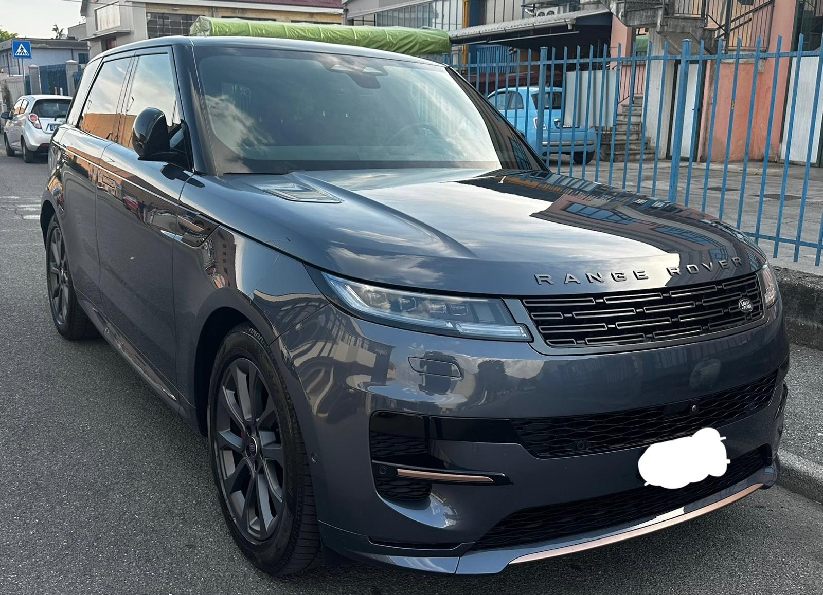LAND ROVER 3.0 I6 300 SE Dynamic-image-5