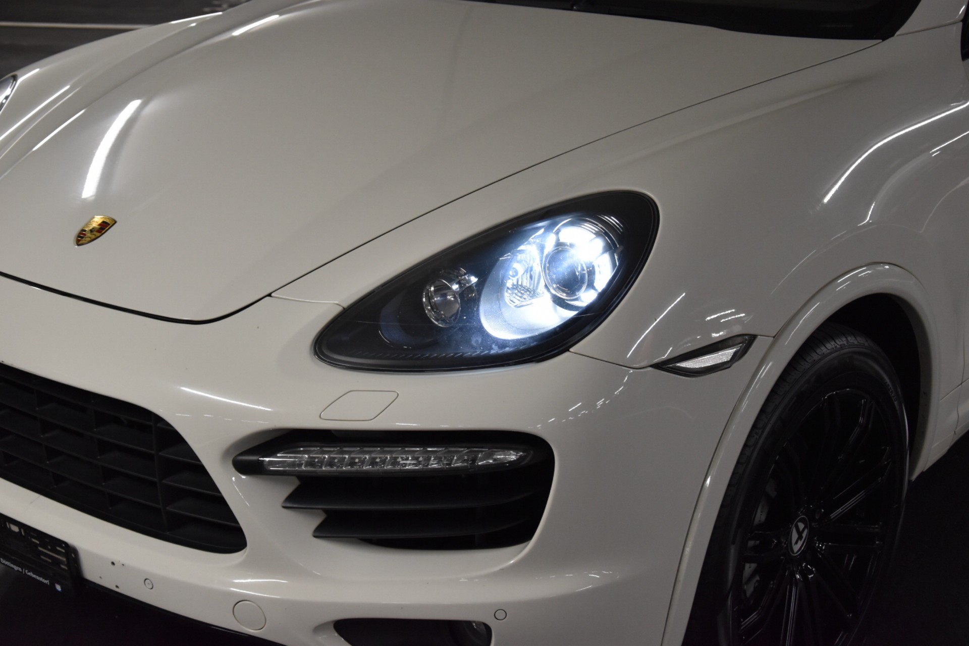PORSCHE Cayenne S-image-1