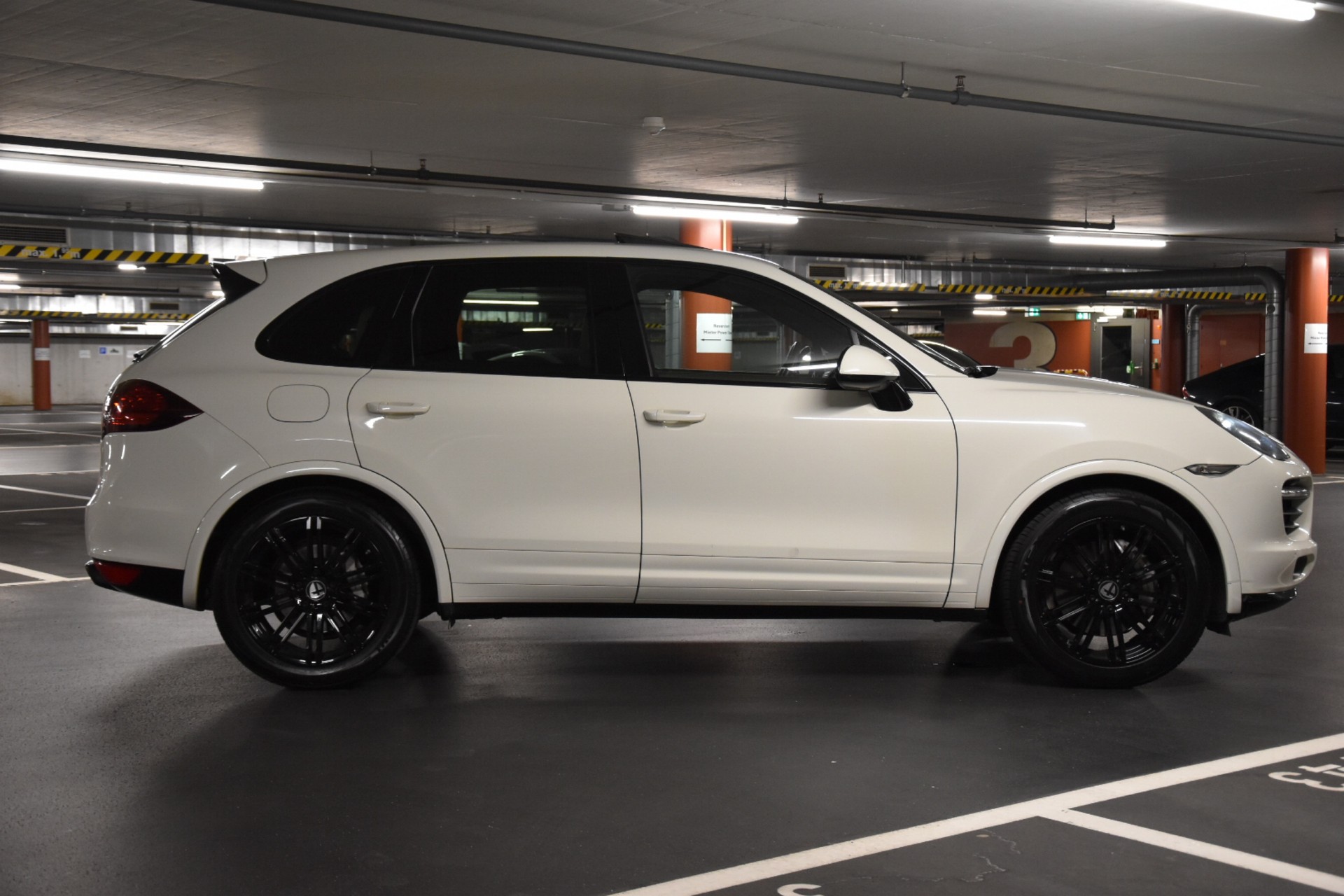 PORSCHE Cayenne S-image-10