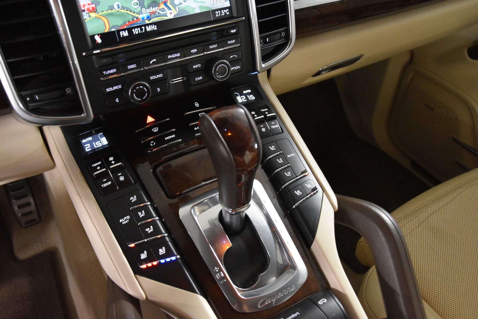 PORSCHE Cayenne S-image-21