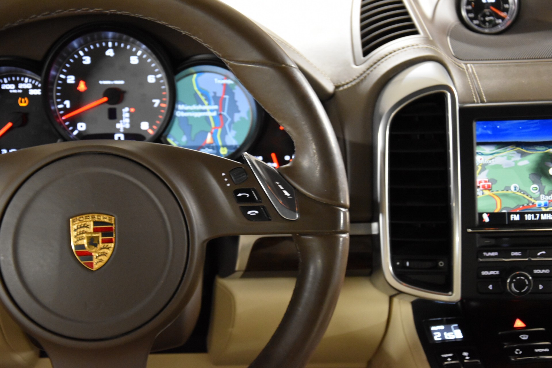 PORSCHE Cayenne S-image-16