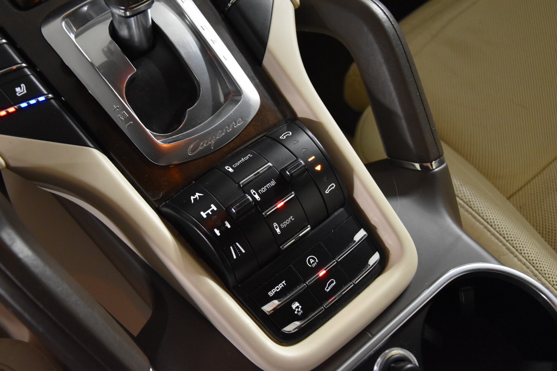 PORSCHE Cayenne S-image-23