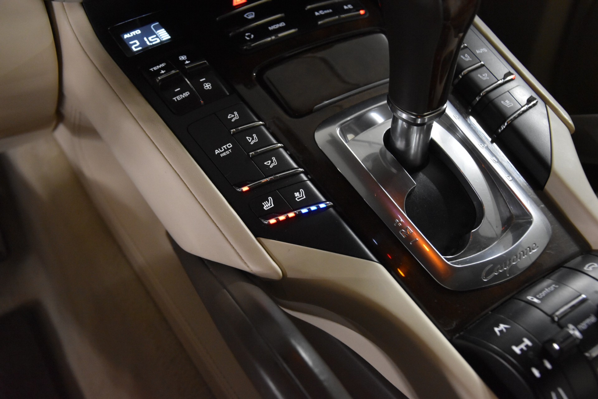 PORSCHE Cayenne S-image-22