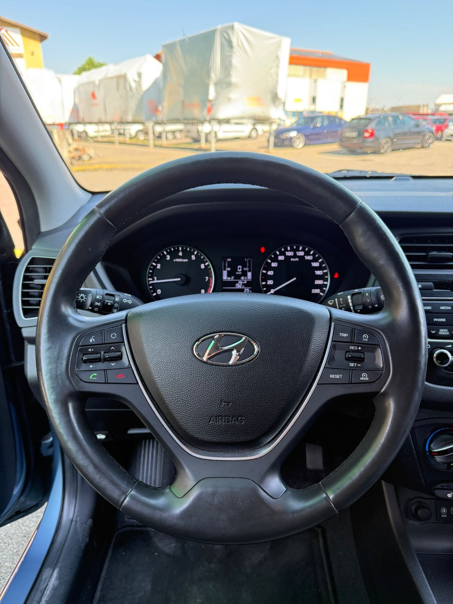 HYUNDAI i20 1.0 T-GDi Amplia-image-11
