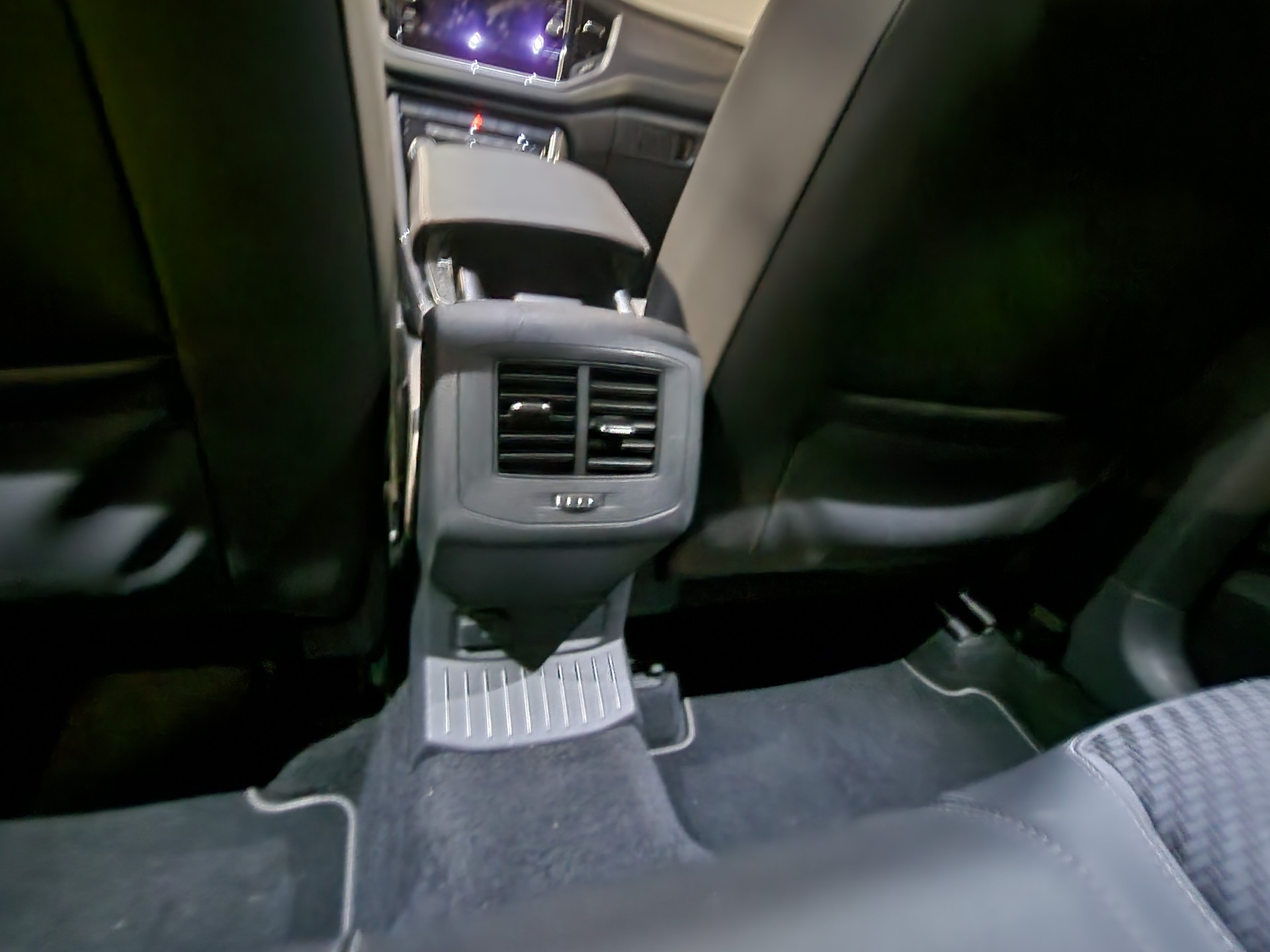 VW 2.0 TDI SCR Sport DSG 4motion-image-18