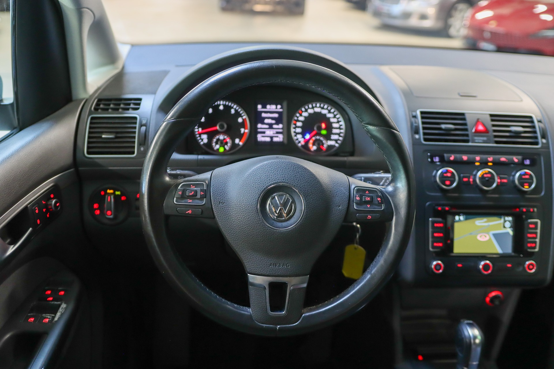 VW Touran 1.4 TSI EcoFuel Comfortline DSG-image-10