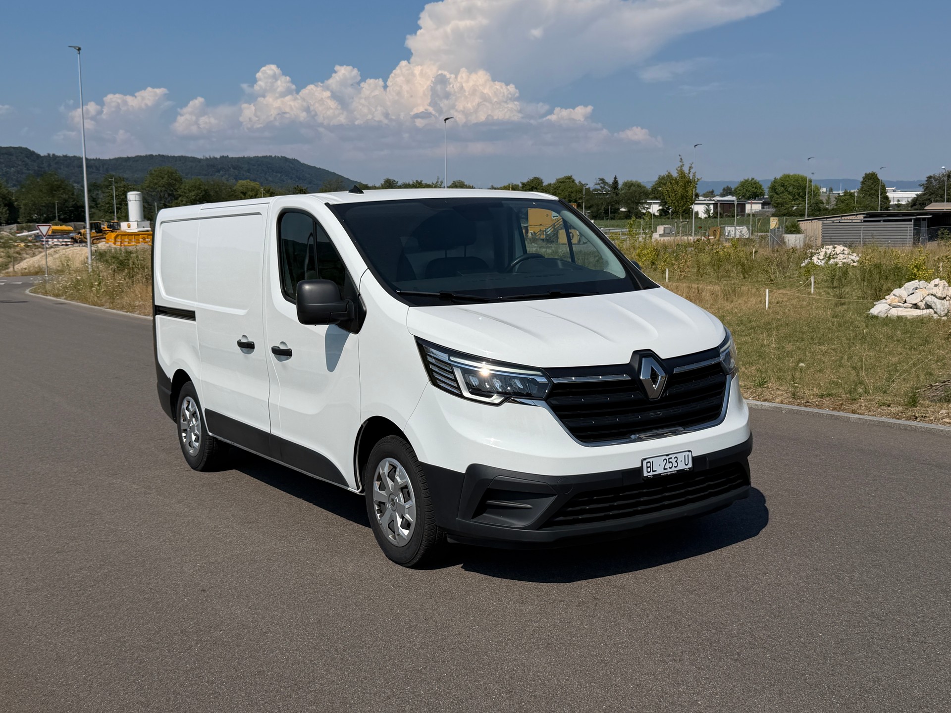 RENAULT Trafic 2.0 Blue dCi 130 Business L1H1 EN-image-4
