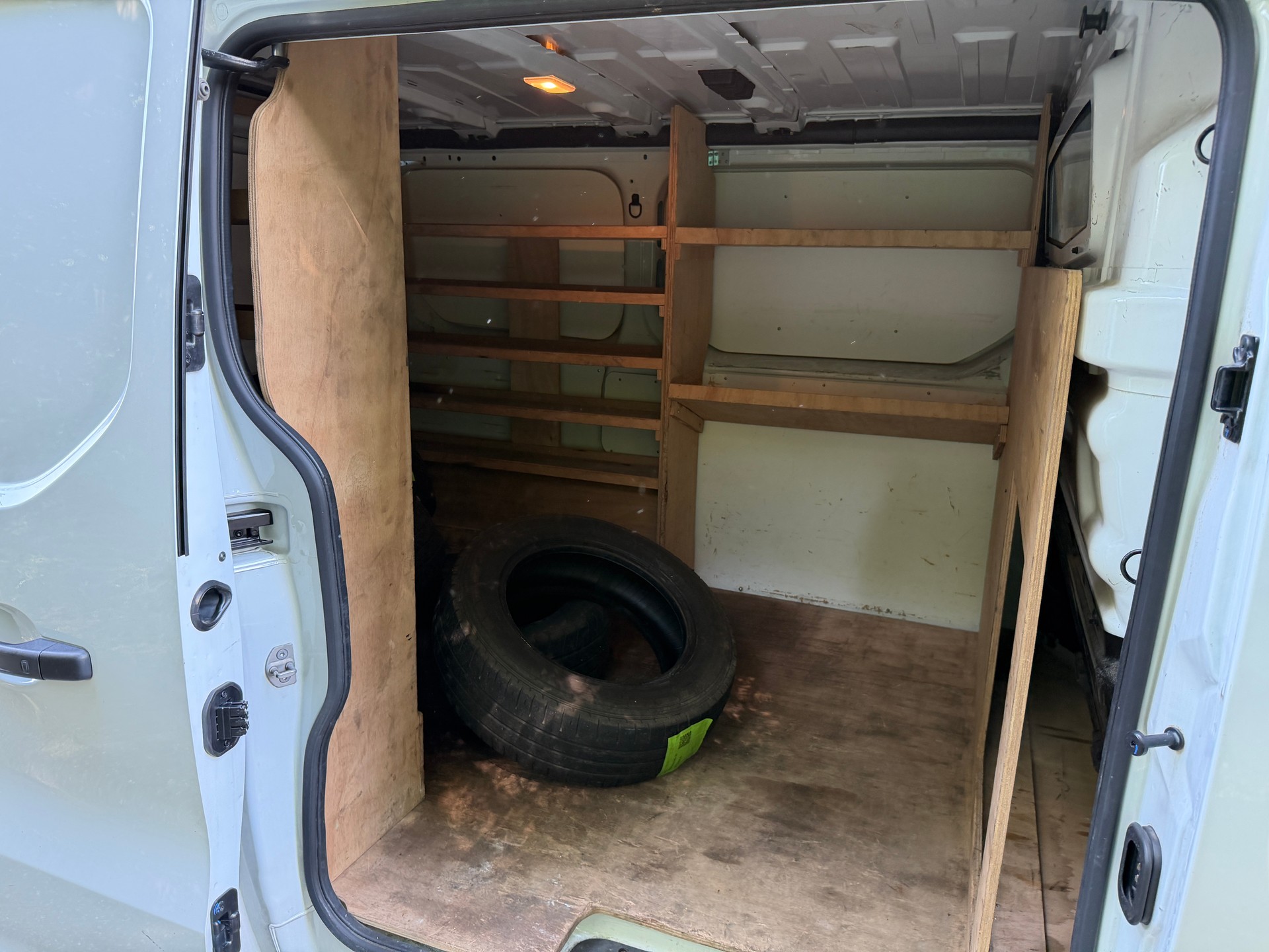 RENAULT Trafic 2.0 Blue dCi 130 Business L1H1 EN-image-12