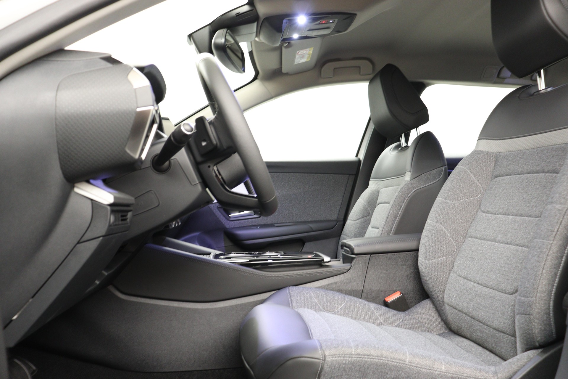 CITROEN C5 X 1.2 PureTech Swiss Edition-image-3