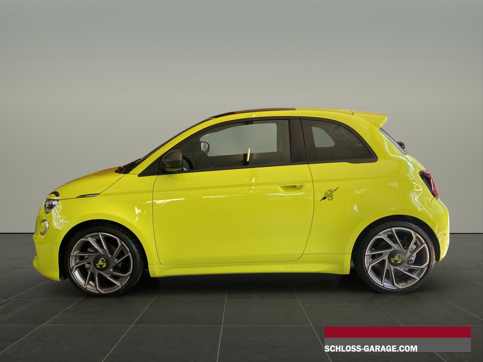 FIAT 500e Abarth Turismo-image-2
