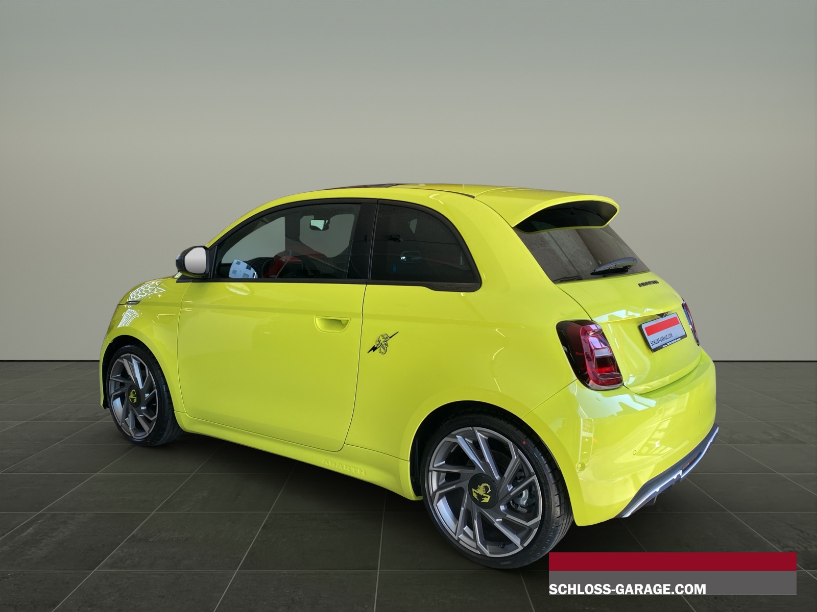 FIAT 500e Abarth Turismo-image-3