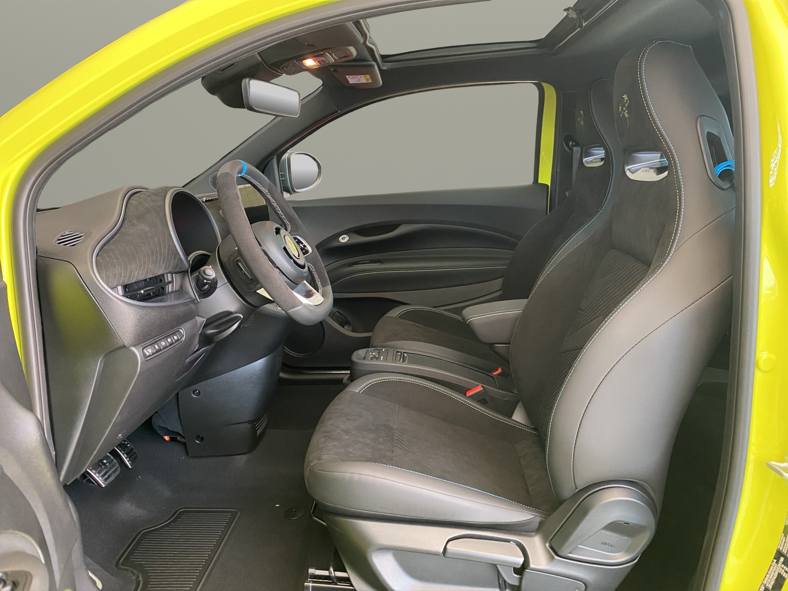 FIAT 500e Abarth Turismo-image-10