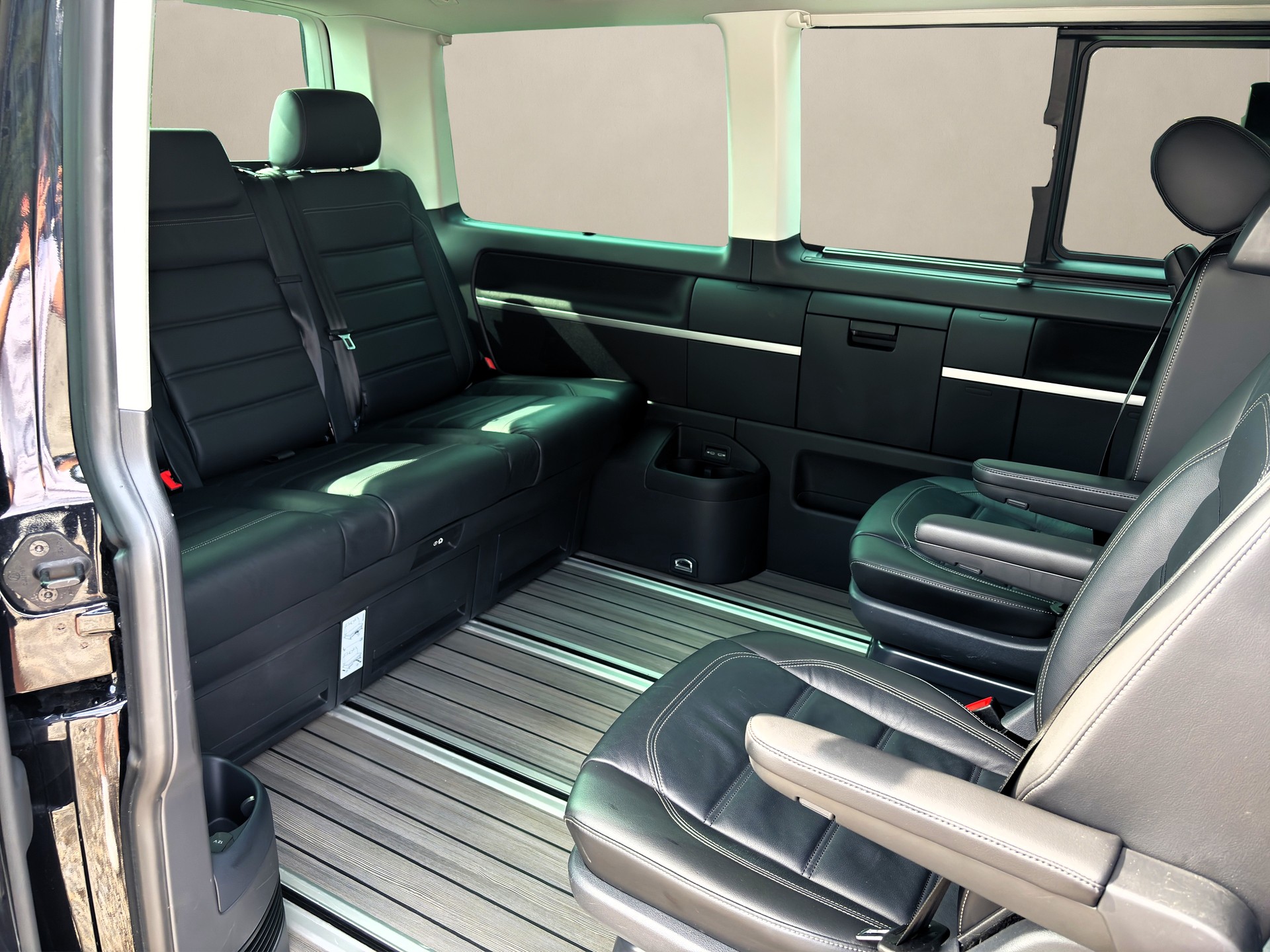 VW T6.1 Multivan 2.0 Bi-TDI Family 4Motion DSG✅CH-Fahrzeug & 7-Sitzplätze & 8-fach bereift✅-image-13
