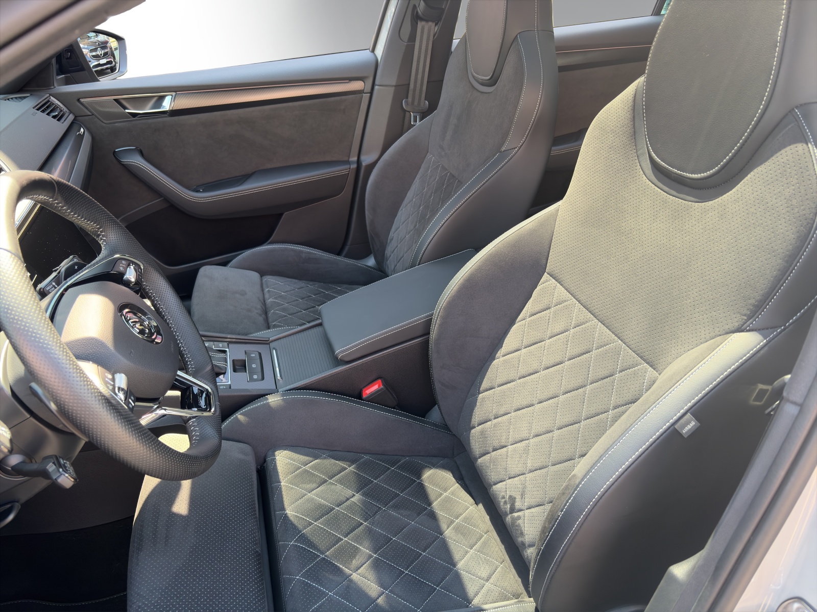 Image SKODA SUPERB Superb 2.0 TSI SportL 4x4