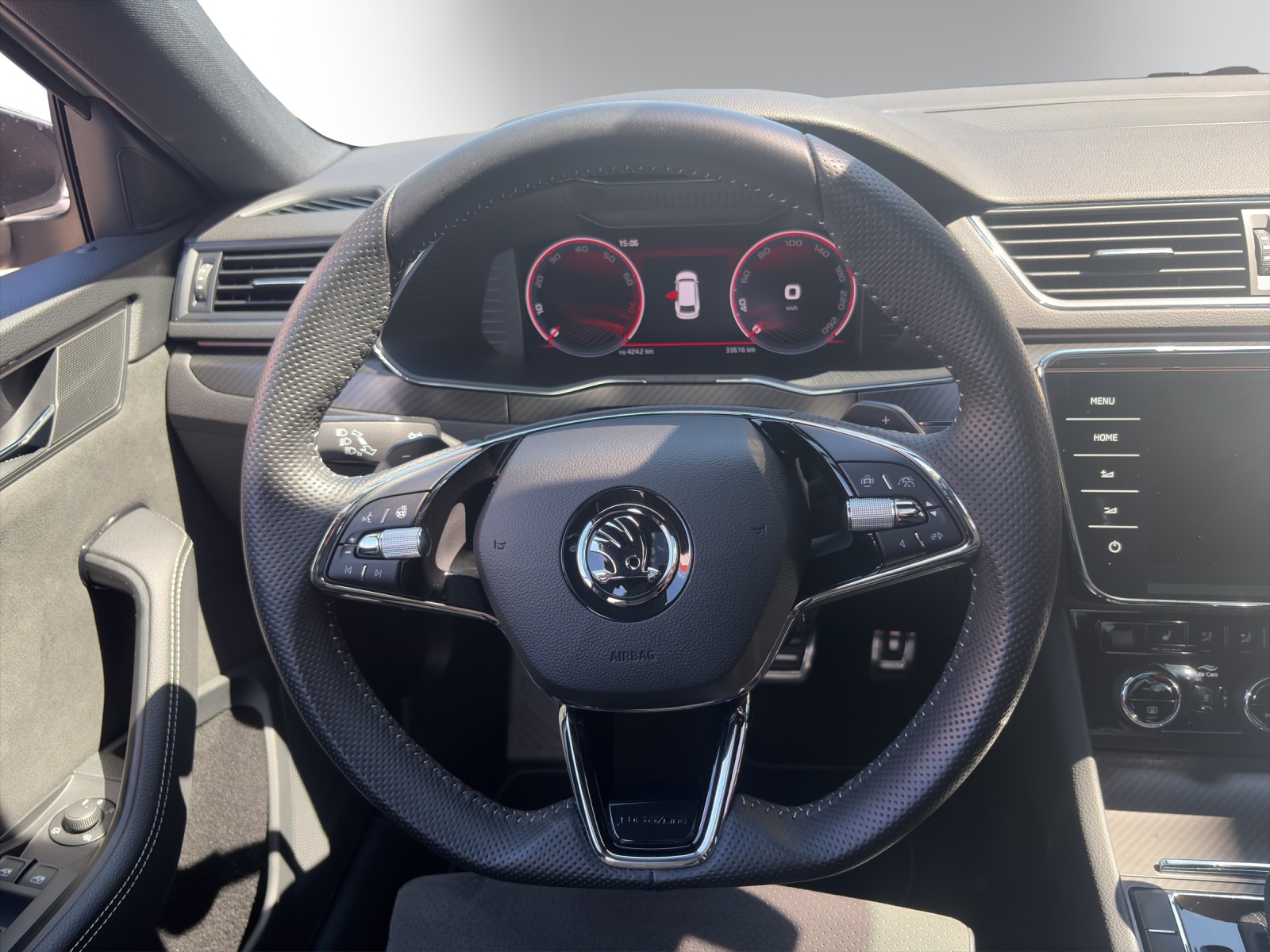 SKODA Superb 2.0 TSI SportL 4x4-image-11