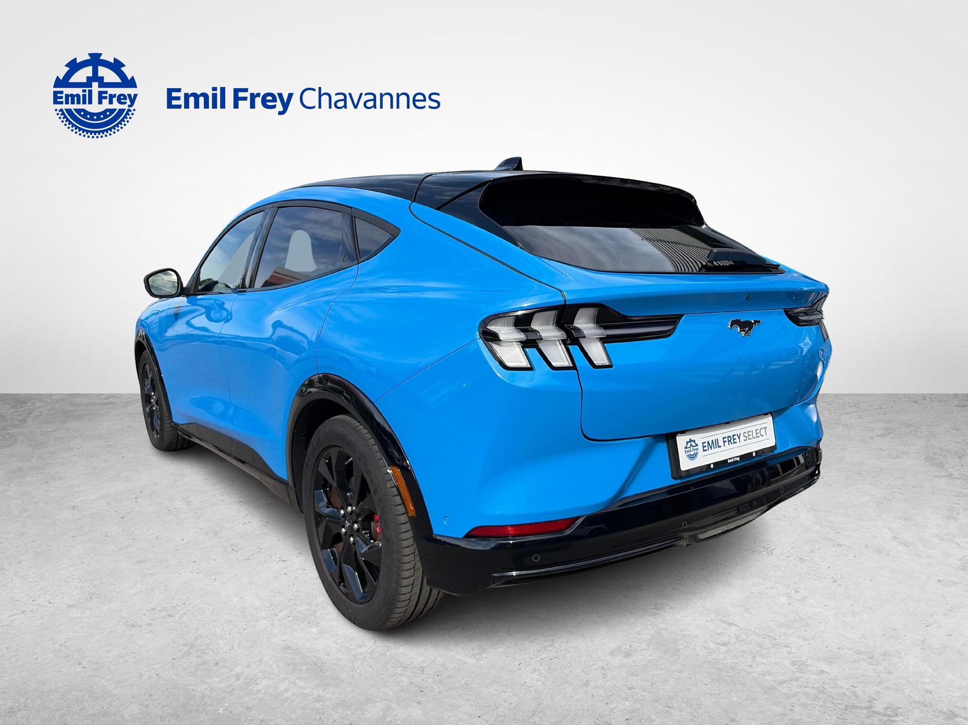 FORD Mustang Mach-E Premium AWD-image-3