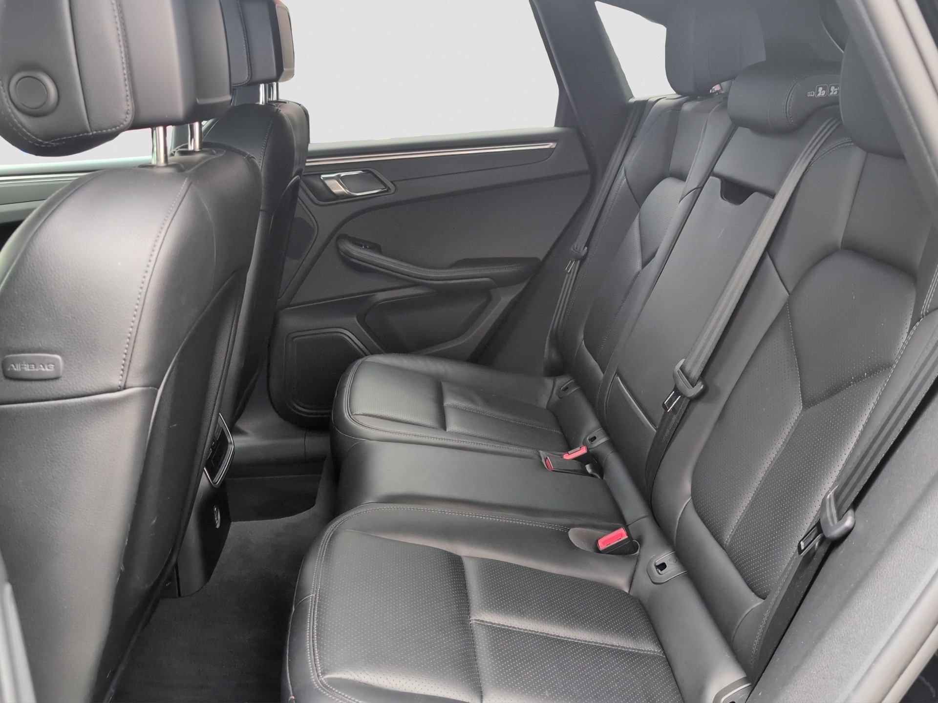 PORSCHE Macan PDK-image-12