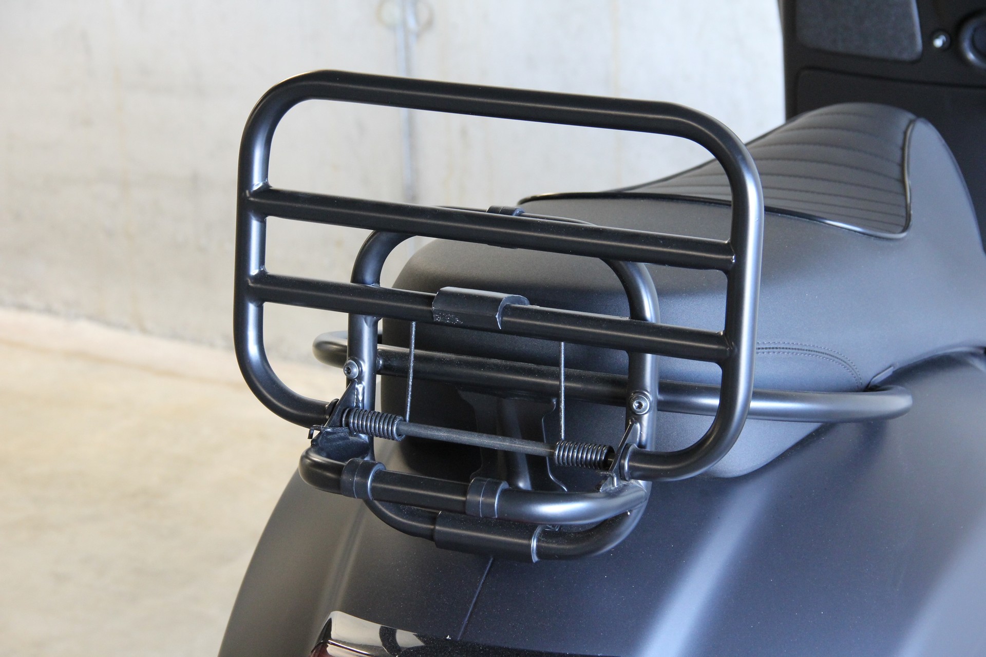 PIAGGIO Vespa GTS 300 HPE Super Notte ABS/ASR-image-14