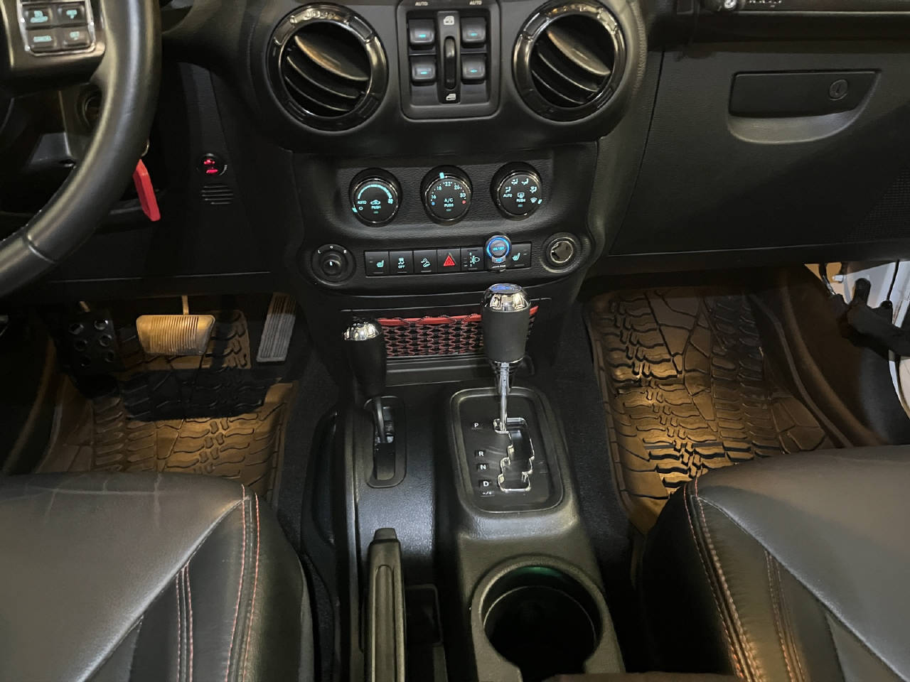 JEEP Wrangler 3.6 V6 Rubicon Recon Unlimited-image-12