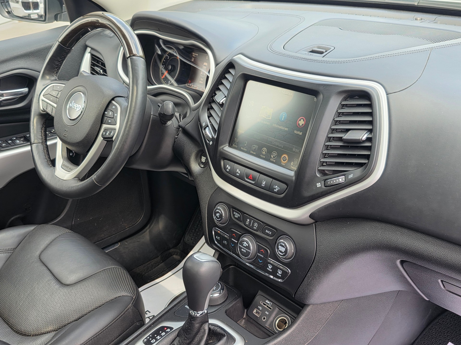 JEEP Cherokee 2.2TD Overland AWD 9ATX AD * Frisch ab MFK * Anhängerkupplung *-image-25