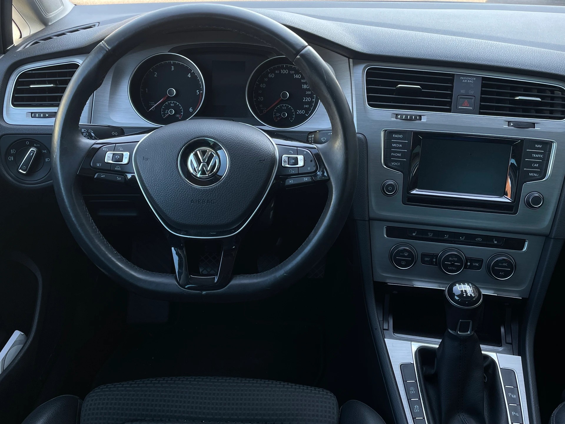 VW Golf 1.6 TDI Comfortline 4Motion-image-5
