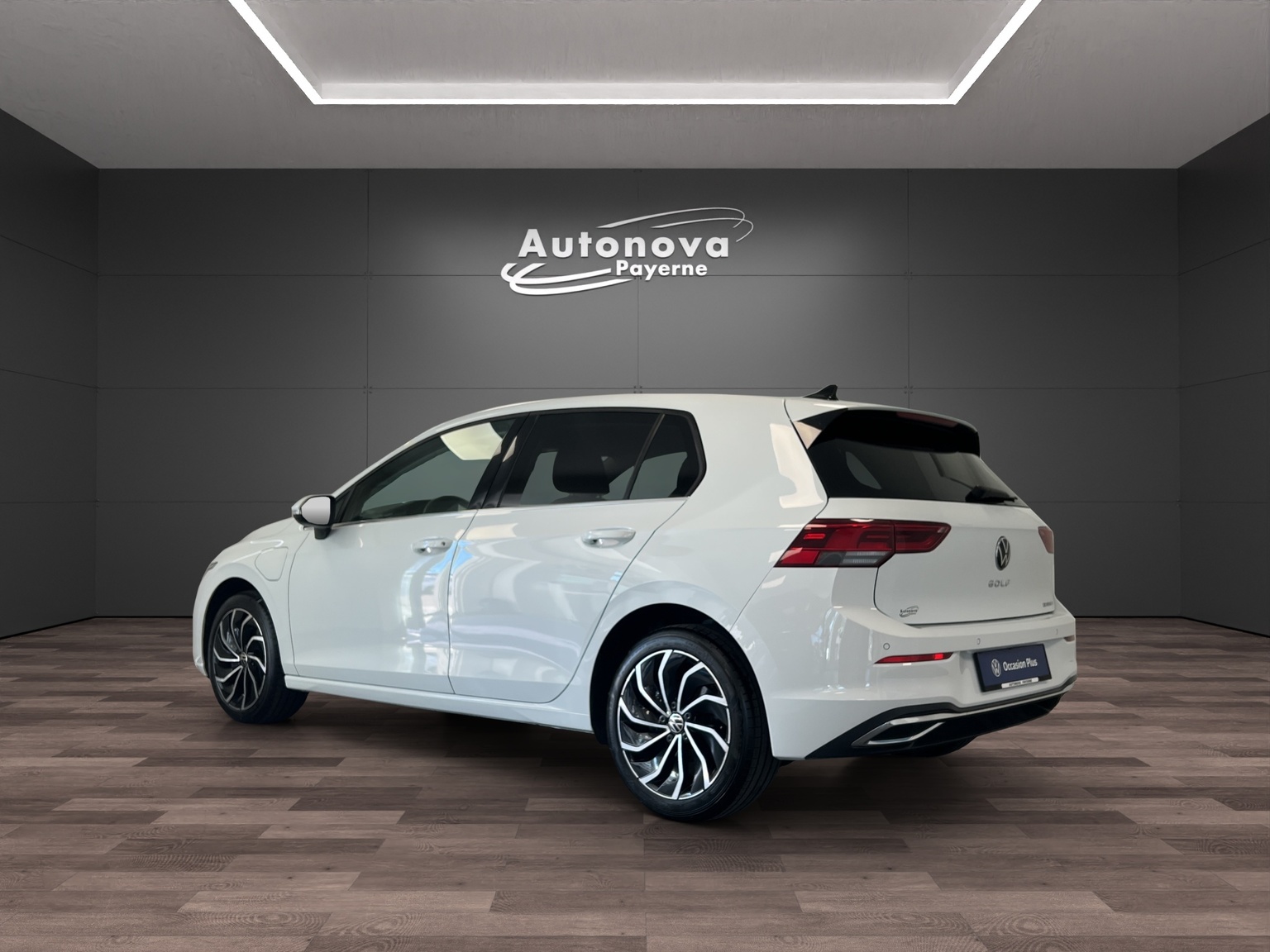 VW Golf 1.4 TSI PHEV Style-image-3