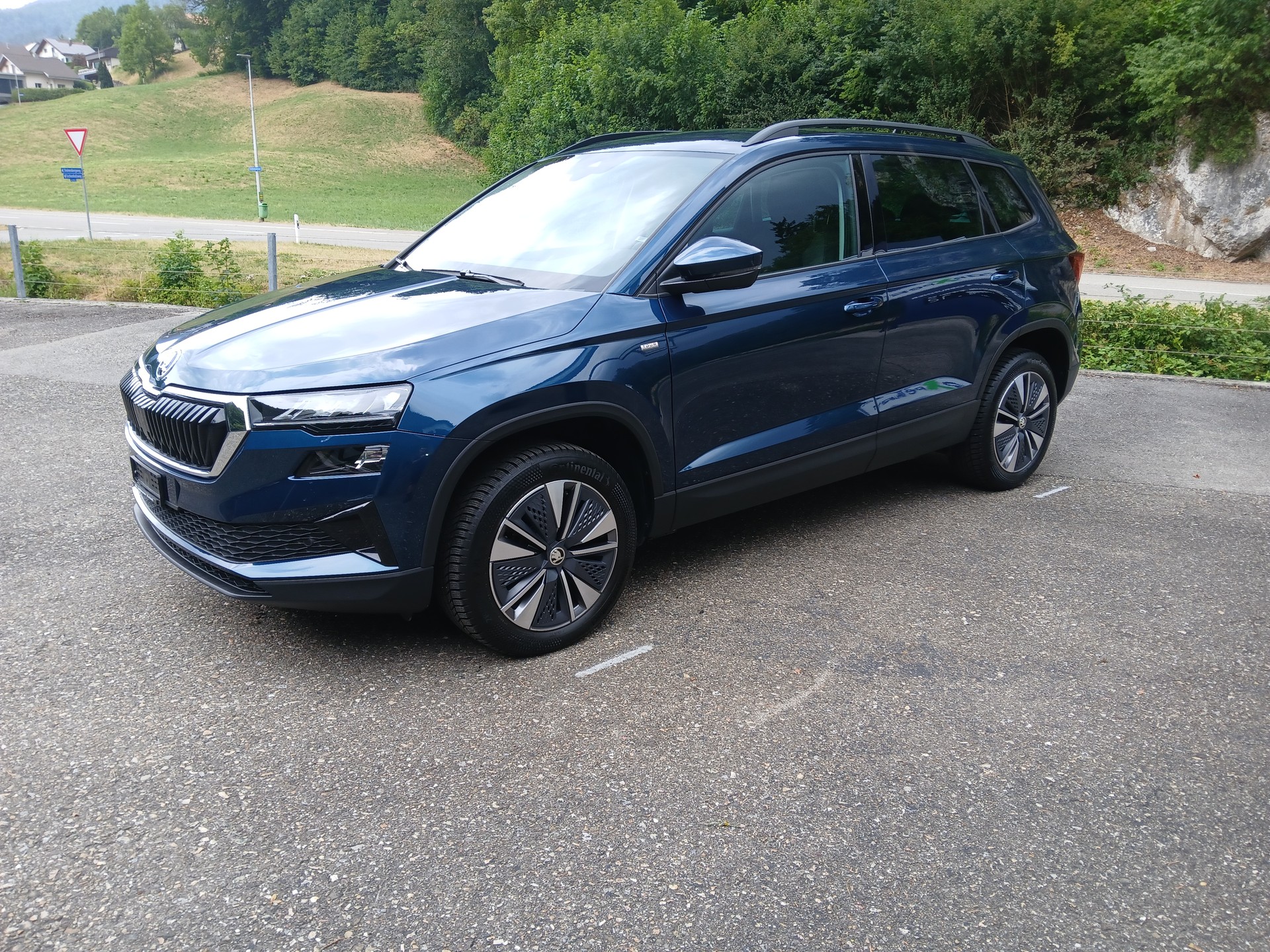 SKODA Karoq 1.5 TSI Ambition DSG-image-1