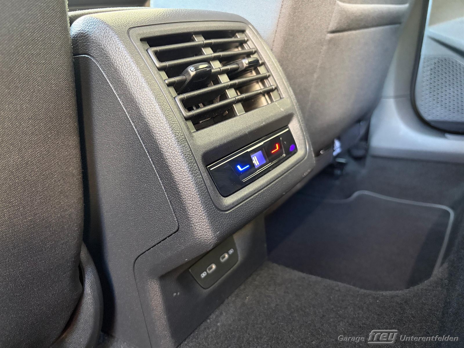 VW Golf 1.5 e TSI ACT Life DSG-image-13