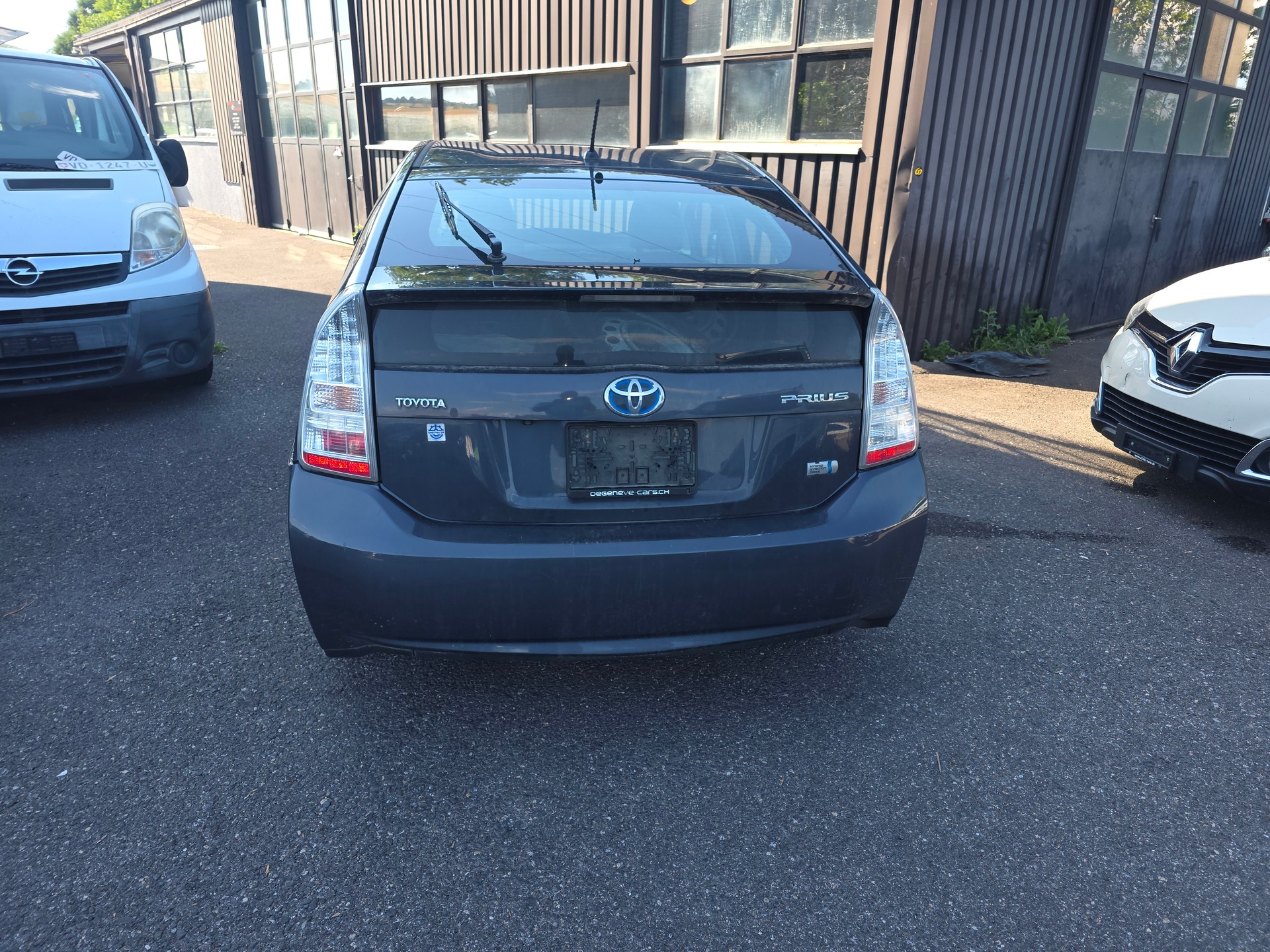 TOYOTA Prius 1.8 16V HSD Sol-image-10