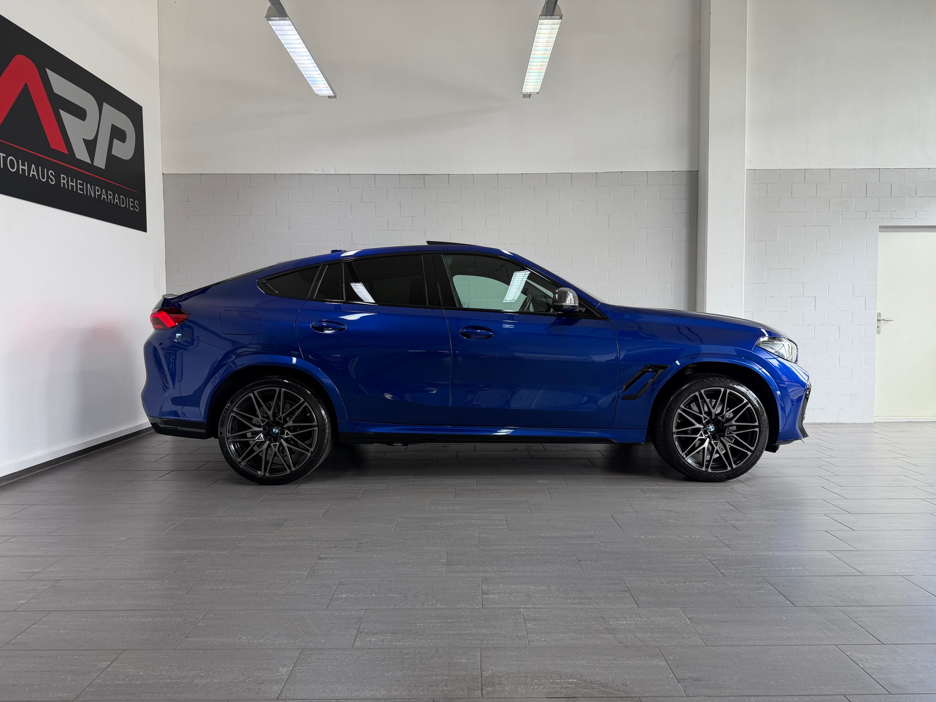 BMW BMW X6M Steptronic M Competition *Softclose * Carbon * Headup * 360• * Gestik * Marina Bay Blue *-image-2