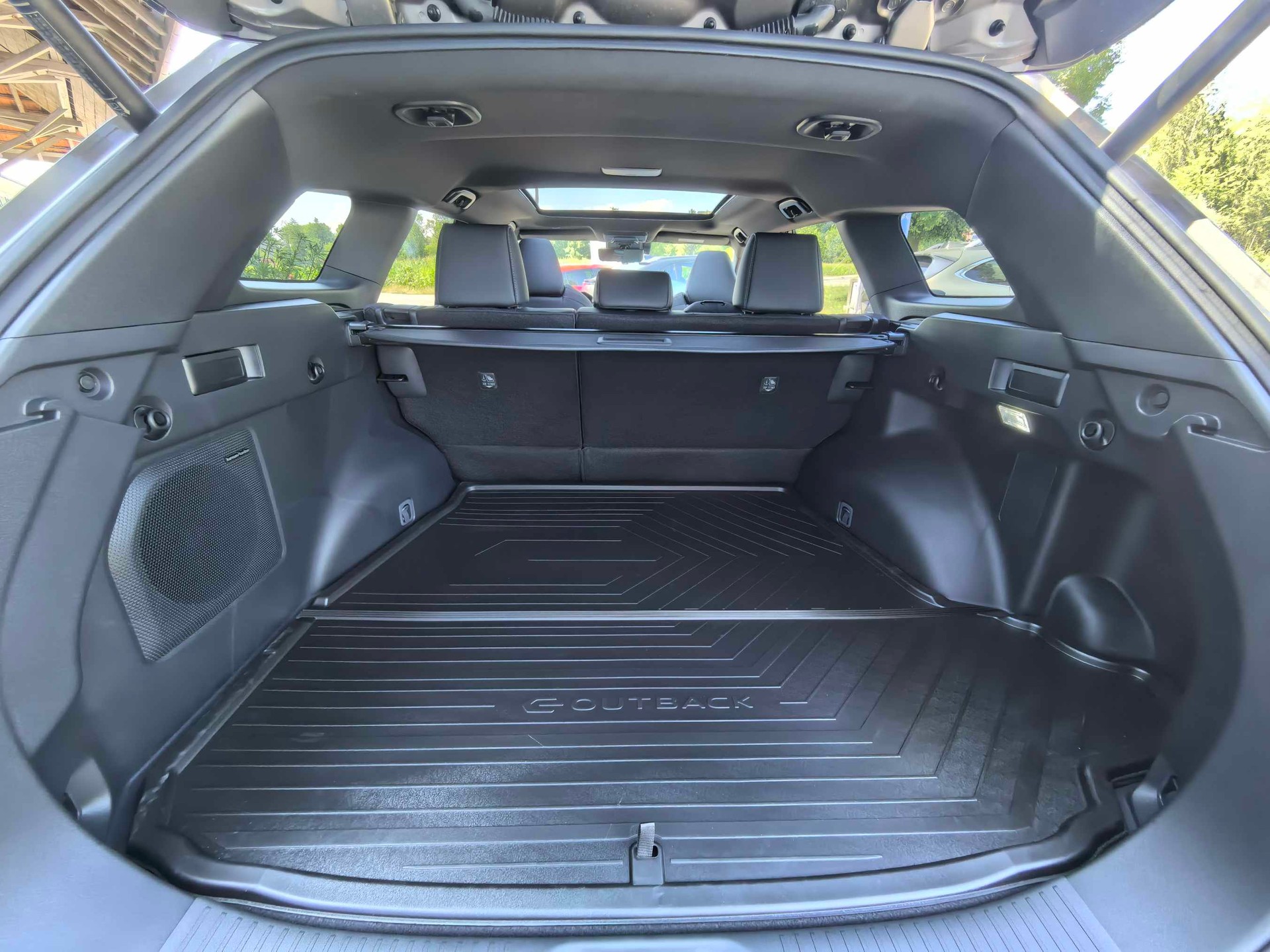SUBARU E-Outback eV Luxury-image-9
