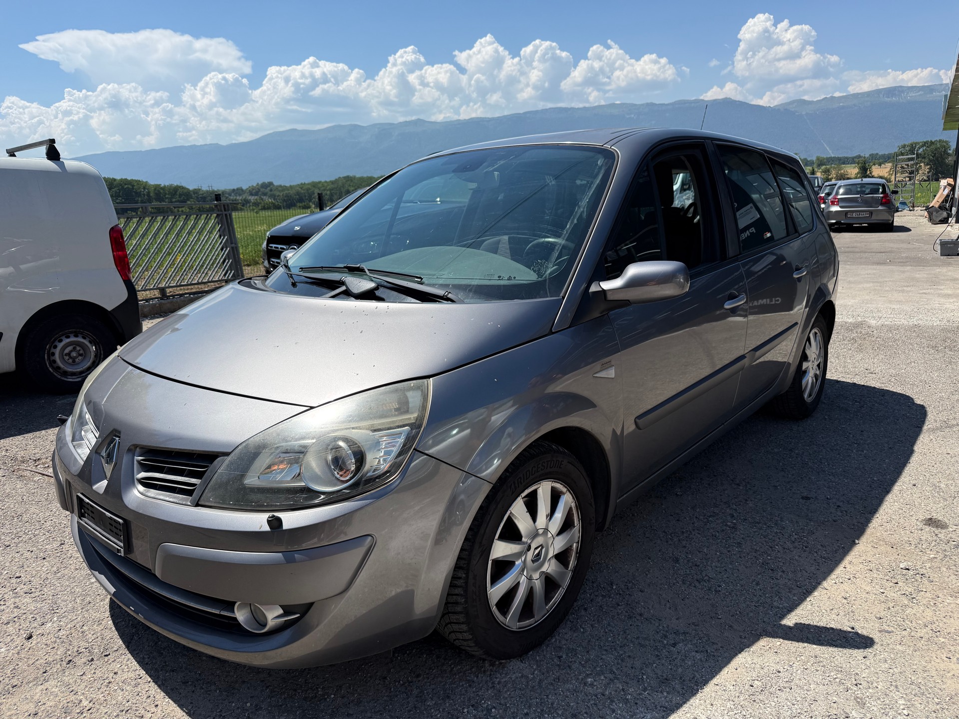 RENAULT Grand Scénic 2.0 dCi Dynamique-image-7